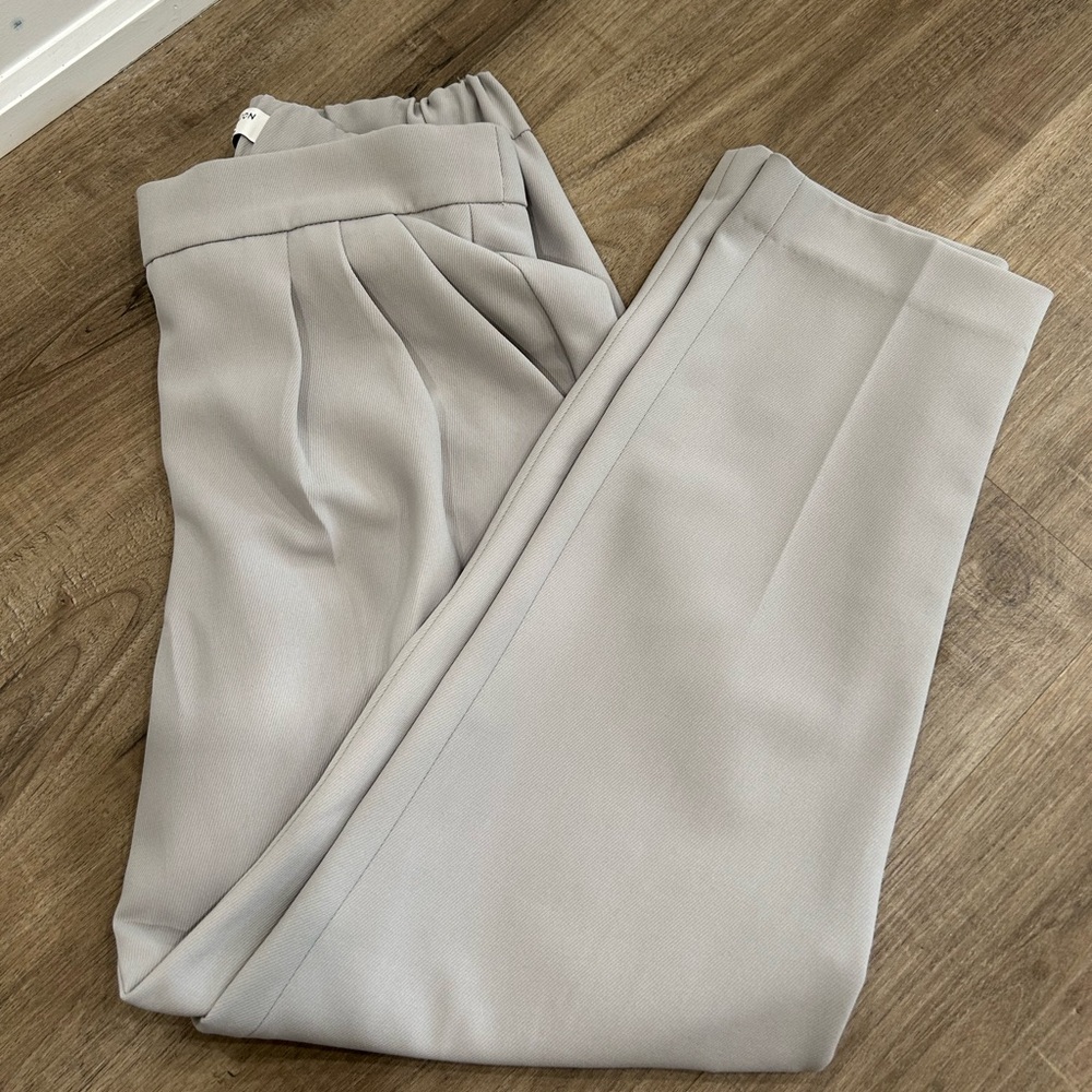 Arotzia pleated pants
